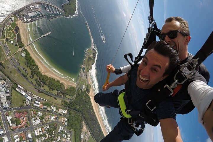 Coffs Harbour Skydiving: Tandem Beach Jumps Over the Solitary Islands photo 6
