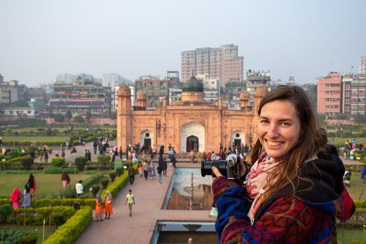 Old Dhaka Walking Tour: Rickshaws, Mughal Forts & Buriganga Boat Ride