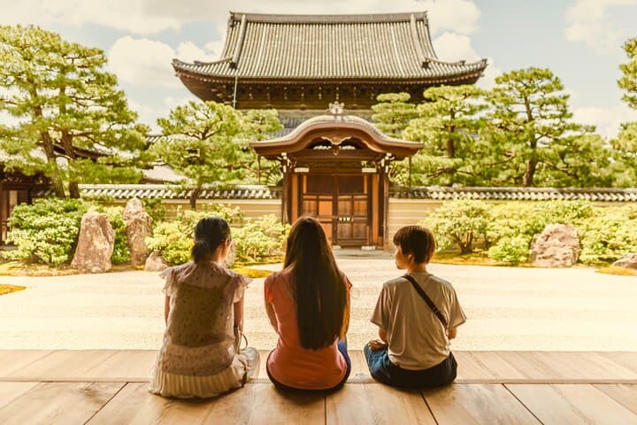 Private Gion Walking Tour: Explore Kyoto’s Geisha District with a Local Guide photo 5