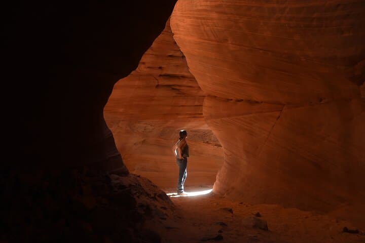 Peekaboo Slot Canyon 4WD Tour — Kanab's Narrow Redrock Adventure photo 6