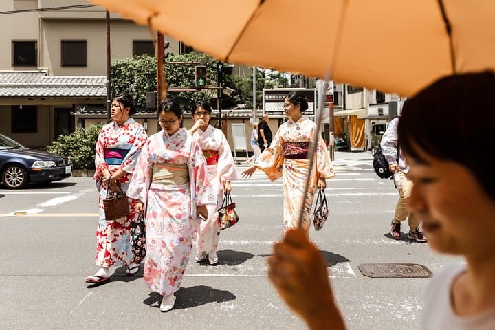 Private Gion Walking Tour: Explore Kyoto’s Geisha District with a Local Guide