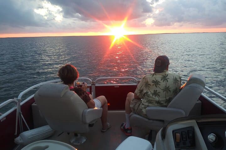 Key Largo Sunset Cruise: Florida Bay Dolphin & Manatee Evening Boat Tour