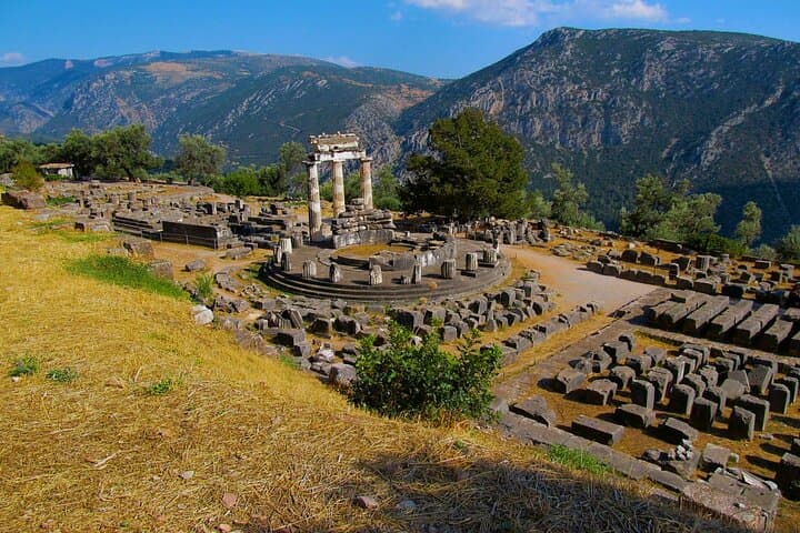 Private Family Day Trip to Delphi: Kids-Friendly Archaeology & Art photo 2
