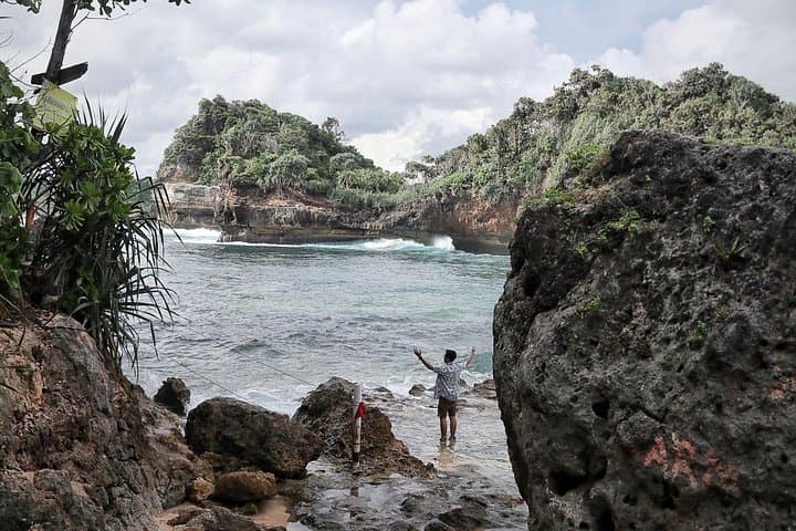 Malang Beaches and Island Hopping: Sendang Biru, Batu Bengkung & Watu Lepek in One Day photo 3