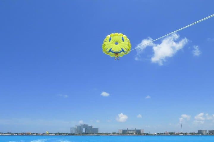 Parasailing in Cancun: 40-Minute Caribbean Flight with Transport photo 2