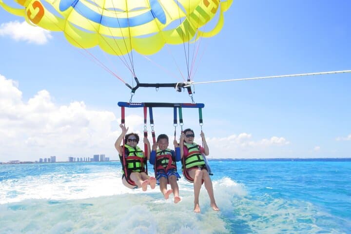 Parasailing in Cancun: 40-Minute Caribbean Flight with Transport photo 5