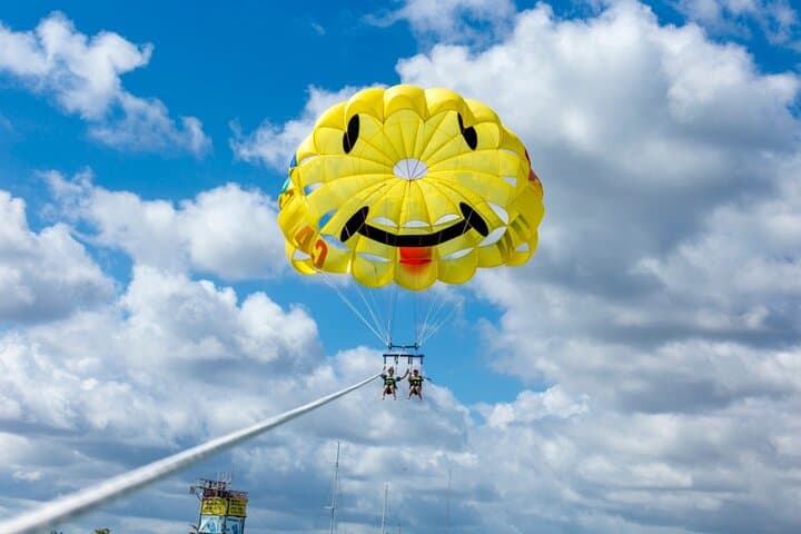 Parasailing in Cancun: 40-Minute Caribbean Flight with Transport photo 6