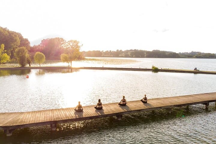 Lake Chiusi Shore Yoga and Picnic Experience photo 3