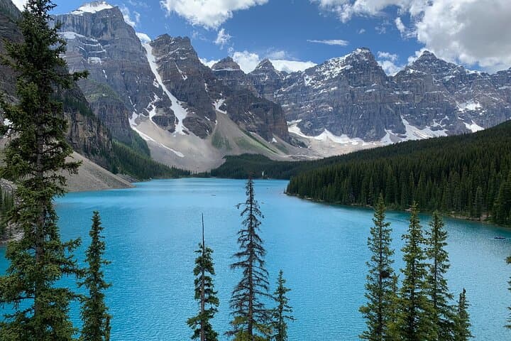 Banff to Lake Louise & Icefields Parkway: A Private Day Tour of Glacial Lakes and Lookouts photo 2
