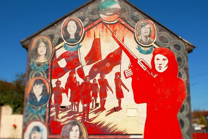 Belfast Black Taxi Mural & Troubles Private Tour (2 hrs) photo 2