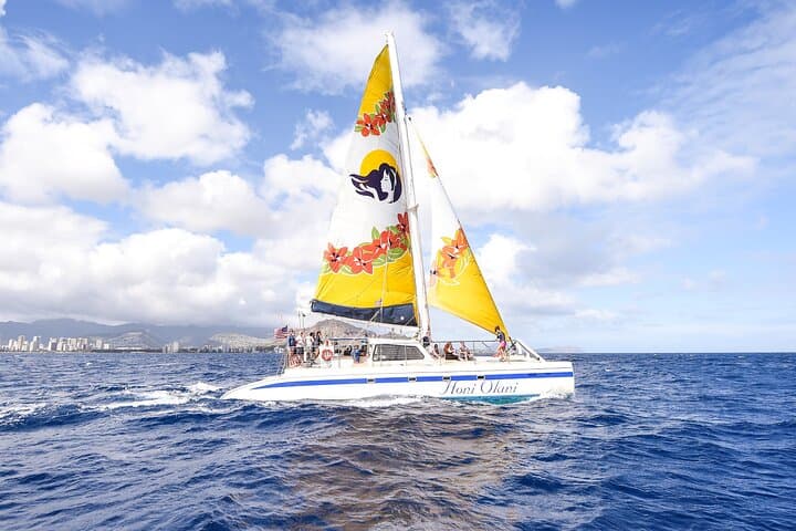 Sailing and Snorkeling the Kona Coast: A Catamaran Adventure with Lunch