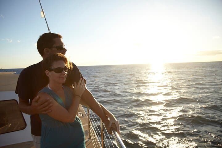 Kona Catamaran Sunset Sail: Experience Hawaii’s Pacific Coastline at Dusk photo 5