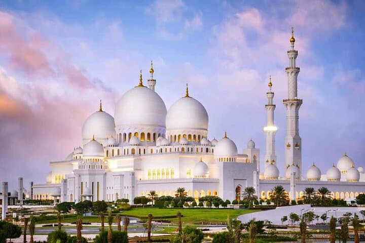 Abu Dhabi Full-Day Private Tour: Sheikh Zayed Grand Mosque & Louvre Abu Dhabi
