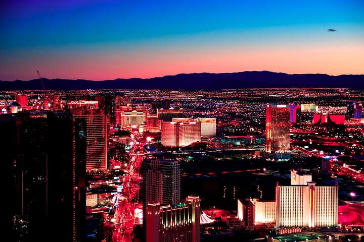Vegas Arts District Secrets: Bar Crawl, Limo Ride & Dining Experience photo 4