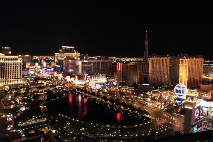 Vegas Arts District Secrets: Bar Crawl, Limo Ride & Dining Experience photo 5