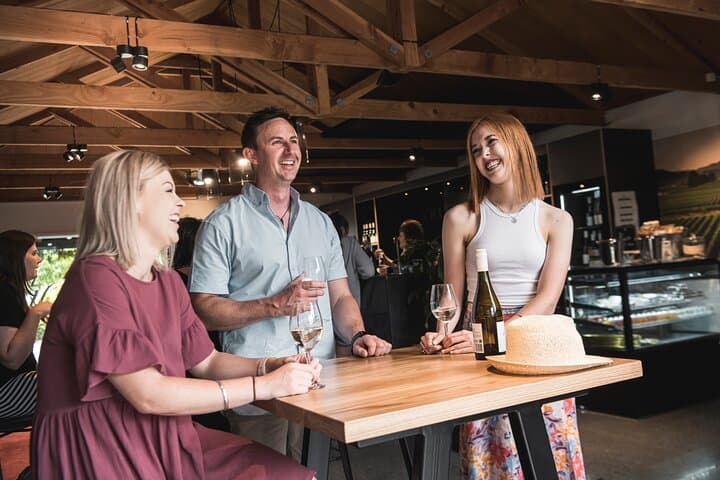 Marlborough Icons Tour: Wine Tasting and Seafood Cruise on Queen Charlotte Sound photo 4