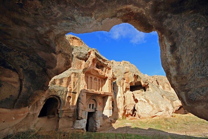 Istanbul to Cappadocia: 5-Day Itinerary with Sunrise Hot Air Balloon over Fairy Chimneys