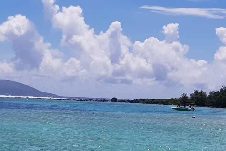 Northern Mauritius Catamaran Cruise to Coin de Mire & Île Plate — Full-Day Guide photo 5