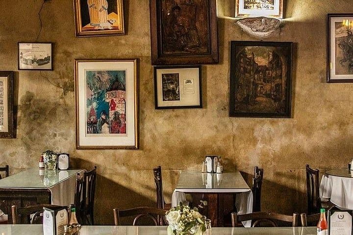 New Orleans Private Food Tour: French Quarter Bites & History Walk photo 4