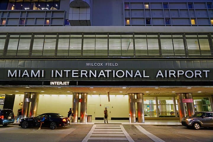 Private Transfer from Miami International Airport to South Beach, Downtown & Doral photo 2