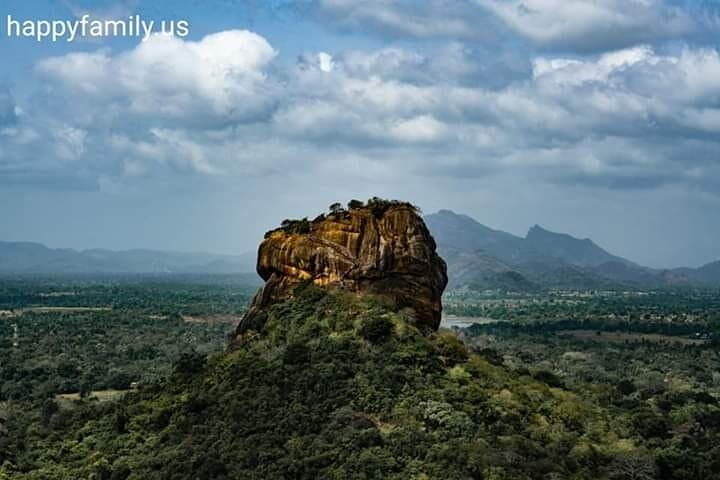 Sigiriya Day Tour: Climb the Ancient Rock Fortress and Explore Dambulla Caves