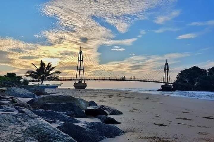 Galle Day Tour from Colombo: Forts, Stilt Fishermen & Unawatuna Swim photo 2