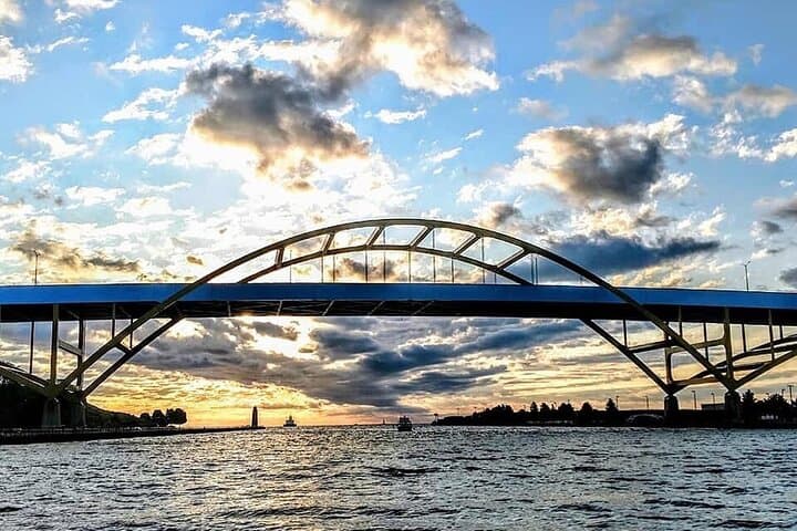 Milwaukee Kayak Rental on the Milwaukee River — Paddle the Harbor District photo 3