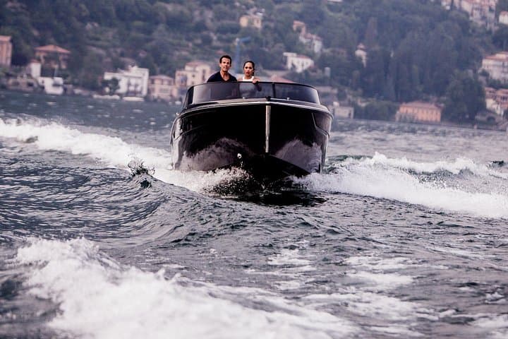 Lake Como Private Boat Tour — 1-Hour Luxury Yacht Cruise photo 4