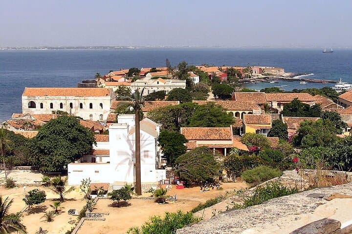Half-Day Dakar City Tour: Monument, Markets & Corniche Drive photo 4