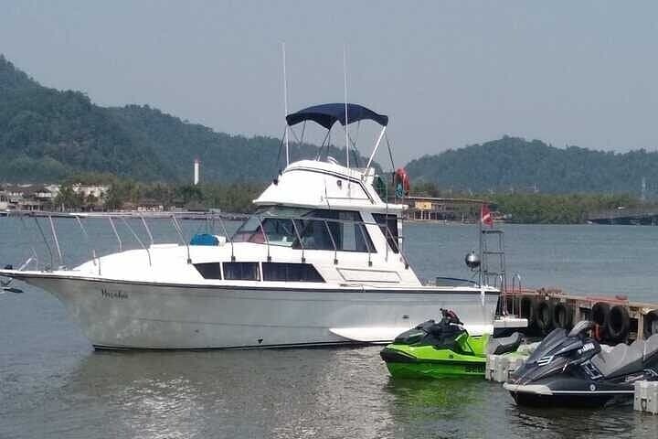 Full-Day Private Boat Tour from Santos to Guarujá Beaches with Barbecue and Drinks photo 3