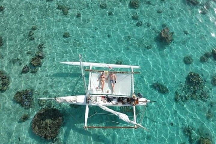 Private Moorea Half-Day Sailing Tour — Cook & Opunohu Lagoon Discovery photo 3