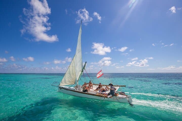 Half-Day Pirogue Sailing & Snorkel in Moorea’s Northern Lagoons photo 3