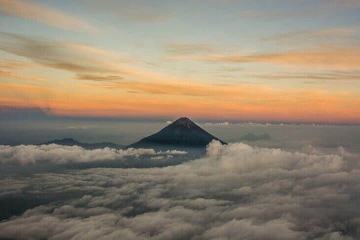 Acatenango Volcano Overnight: 3-Day Guided Hike and Summit Sunrise photo 2