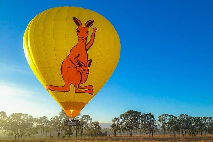 Dawn Hot Air Balloon Over the Atherton Tablelands — Cairns Northern Beaches Pickup