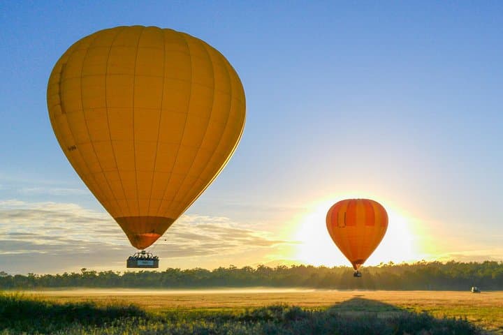 Dawn Hot Air Balloon Over the Atherton Tablelands — Cairns Northern Beaches Pickup photo 4