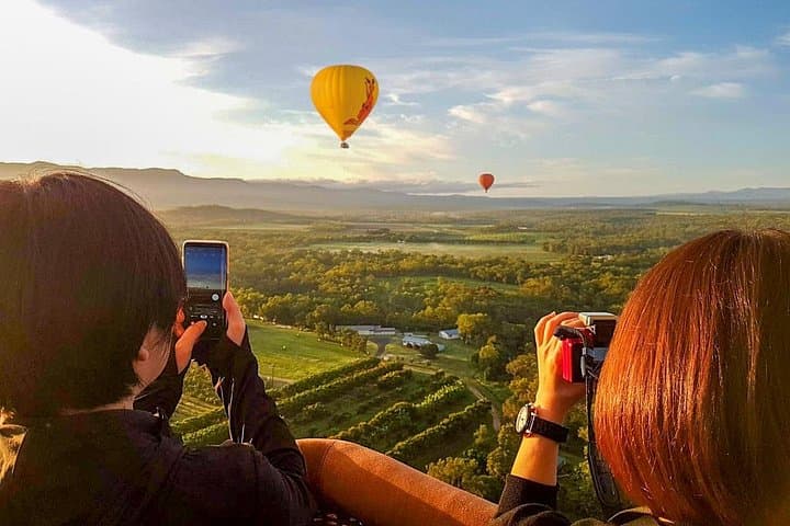 Dawn Hot Air Balloon Over the Atherton Tablelands — Cairns Northern Beaches Pickup photo 2