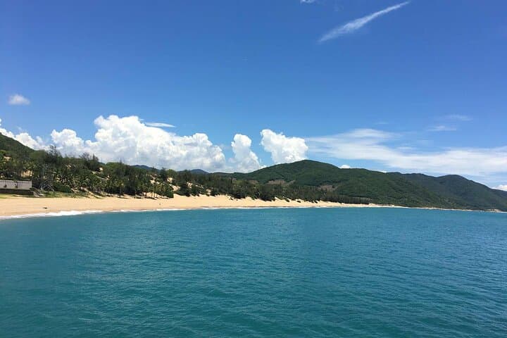 4-Day Classic Sanya Private Tour: Nanshan, Yanoda Rainforest & Li & Miao Culture photo 4