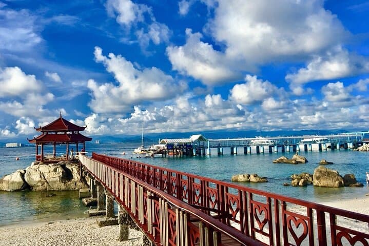 5-Day Private Sanya Leisure Tour: Beaches, Rainforest and Cultural Highlights
