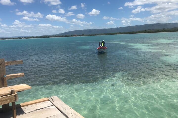 Montego Bay to Appleton Estate & Pelican Bar — Private Rum Tour and Offshore Bar Transfer photo 6