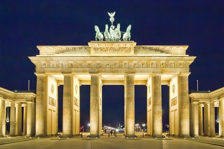 Prague to Berlin Private Day Trip: Berlin Highlights & Wall Walking Tour photo 3