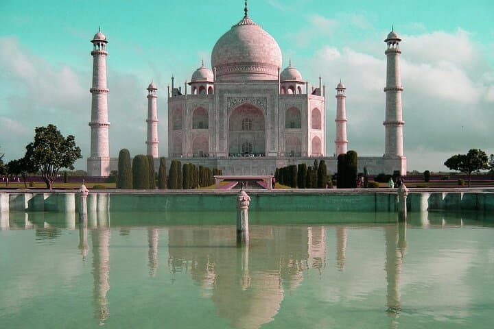 Mumbai to Agra: Taj Mahal Sunrise & Sunset Overnight Tour photo 1
