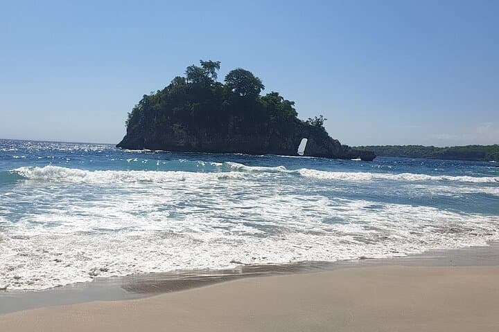 Nusa Penida Day Trip: Kelingking, Broken Beach & Crystal Bay Highlights photo 3