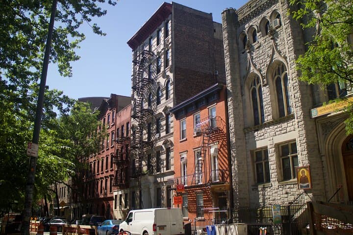 Brooklyn Private Walking Tour: DUMBO to Williamsburg with Local Hosts photo 2