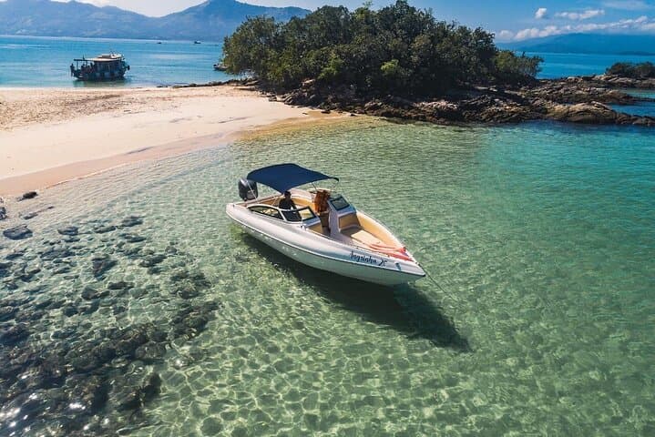 Speedboat to Angra dos Reis: Day Trip to Ilhas Botinas, Praia do Dentista & Flechas photo 1