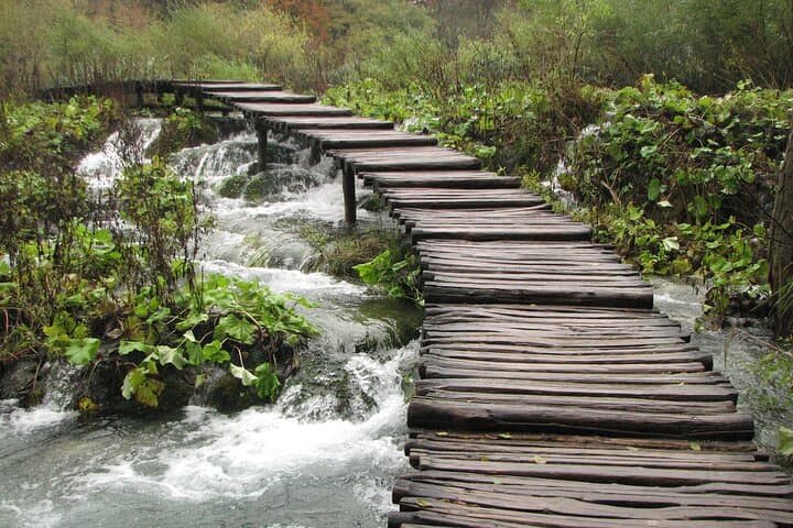 Plitvice Lakes Guided Tour: Skip-the-Line Day Trip to Croatia’s Waterfalls photo 4