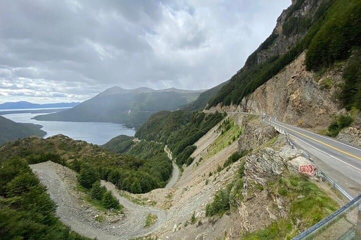 Full-Day 4x4 Lakes Off-Road to Fagnano & Escondido from Ushuaia photo 2