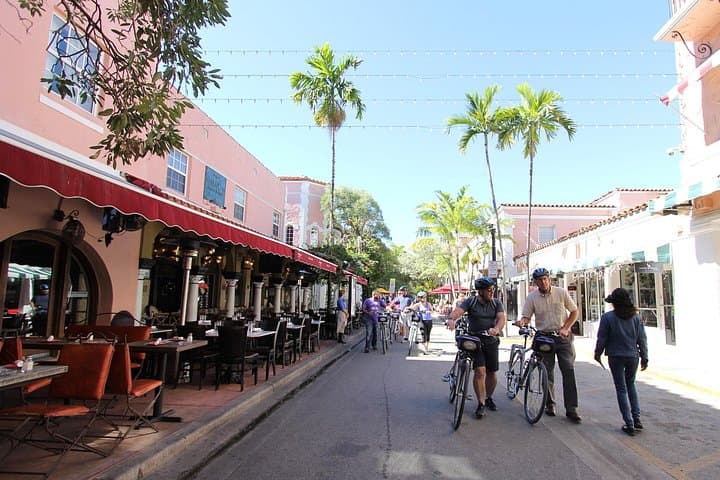 Miami Beach Bike Rental: Explore Ocean Drive, Art Deco & Venetian Causeway photo 3