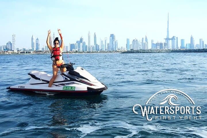 La Mer Dubai: 1-Hour Jet Ski Rental on a Yamaha 1500