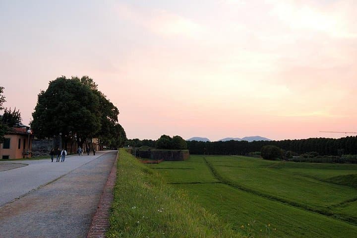 Lucca by Bike: Self-Guided Ride on the Renaissance City Walls photo 4