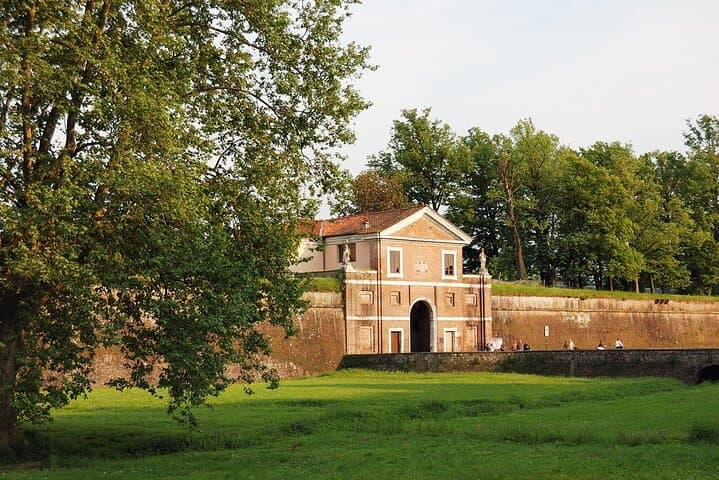 Lucca by Bike: Self-Guided Ride on the Renaissance City Walls photo 3